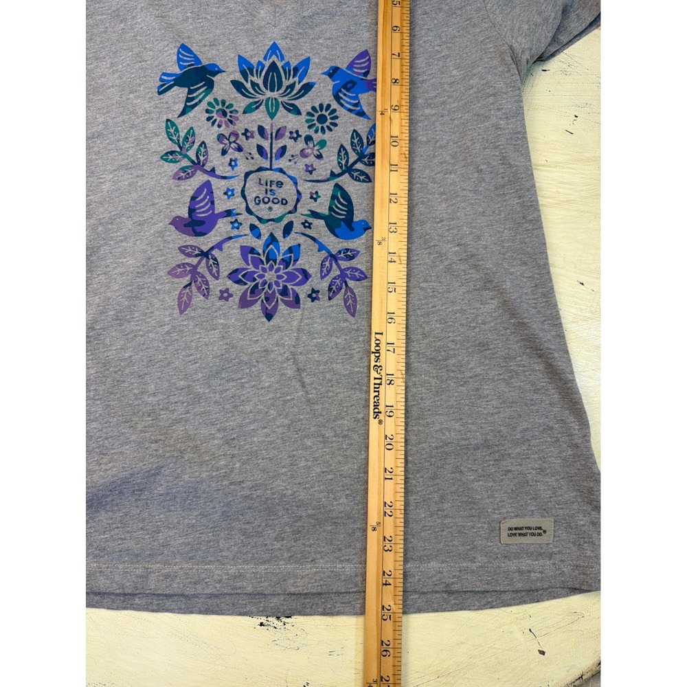 Life is Good Crusher Tee Womens Large Grey V-Neck Bird Floral Graphic T-Shirt - Picture 6 of 7